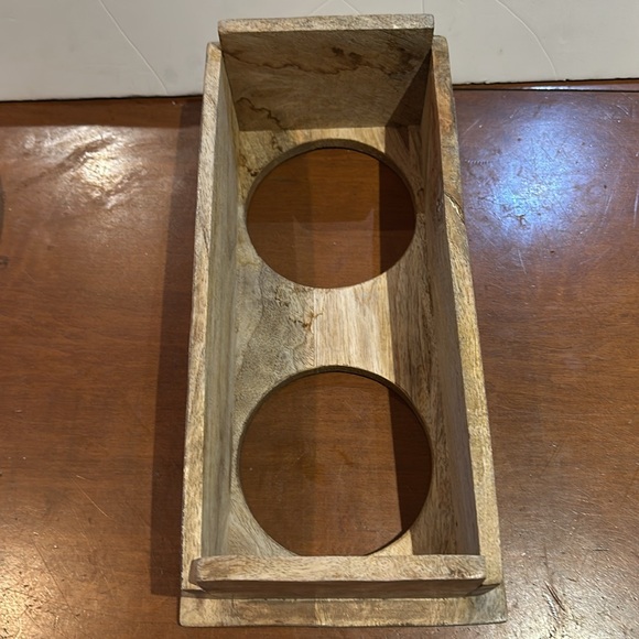 Elevated wooden pet feeding station. 14" x 7 x 4. - Picture 8 of 8